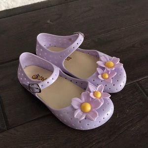 BEE HAPPY LITTLE GIRLS CLOSE TOE SANDALS